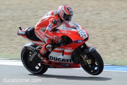 Nicky Hayden sauve l'honneur des Ducati en plaçant sa machine dans le Top ten