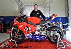 Michael Dunlop sur une Ducati Panigale V4R